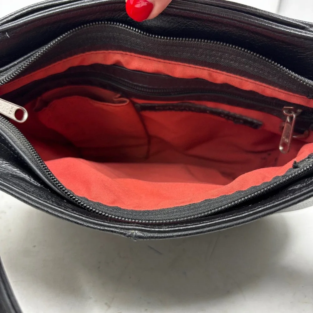 Coronado Leather Black Pebbled Leather Shoulder‎ Bag Silver Hardware Vintage